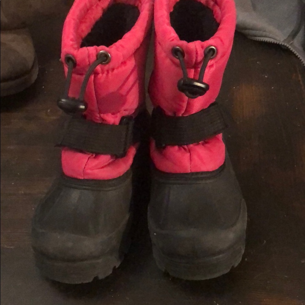 Snow boots